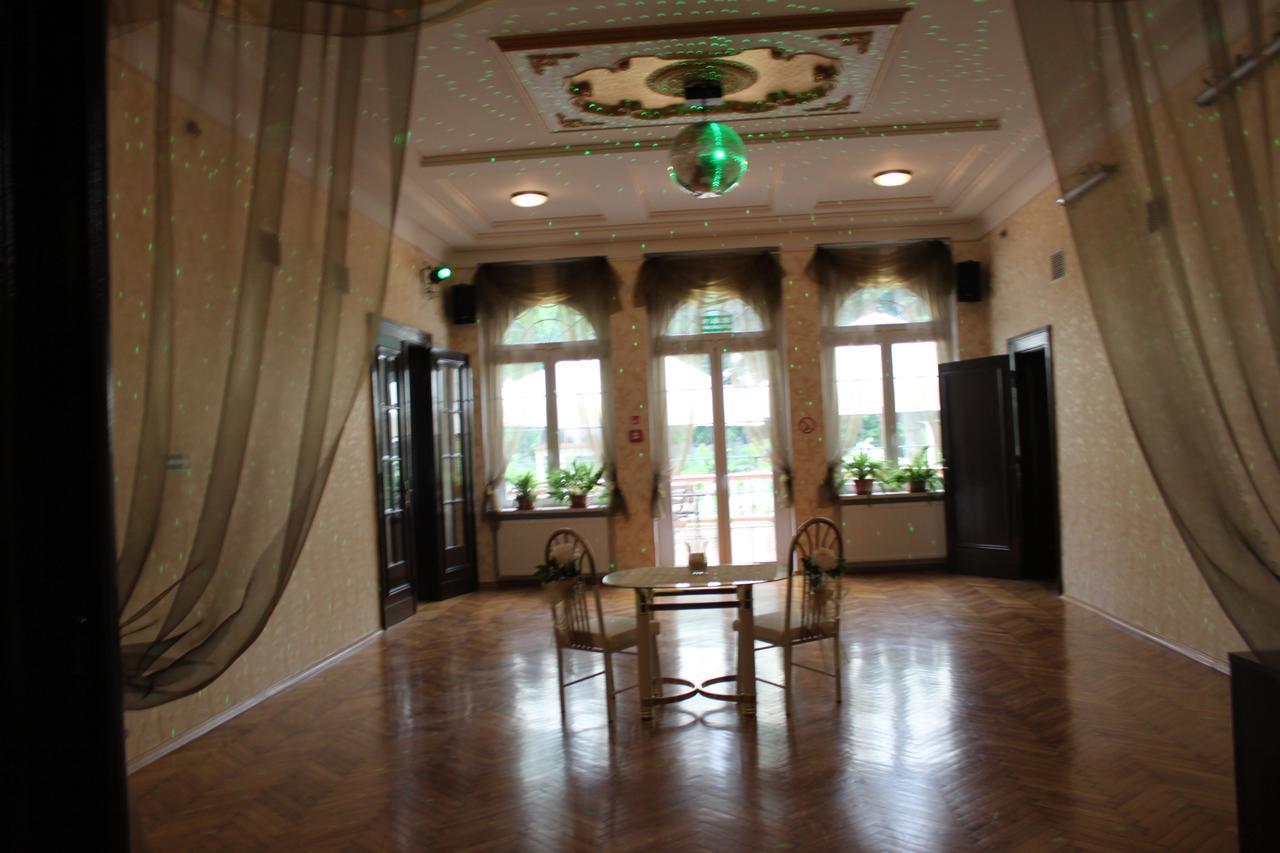 Palac Ogrodowa Tarnowskie Góry Kültér fotó